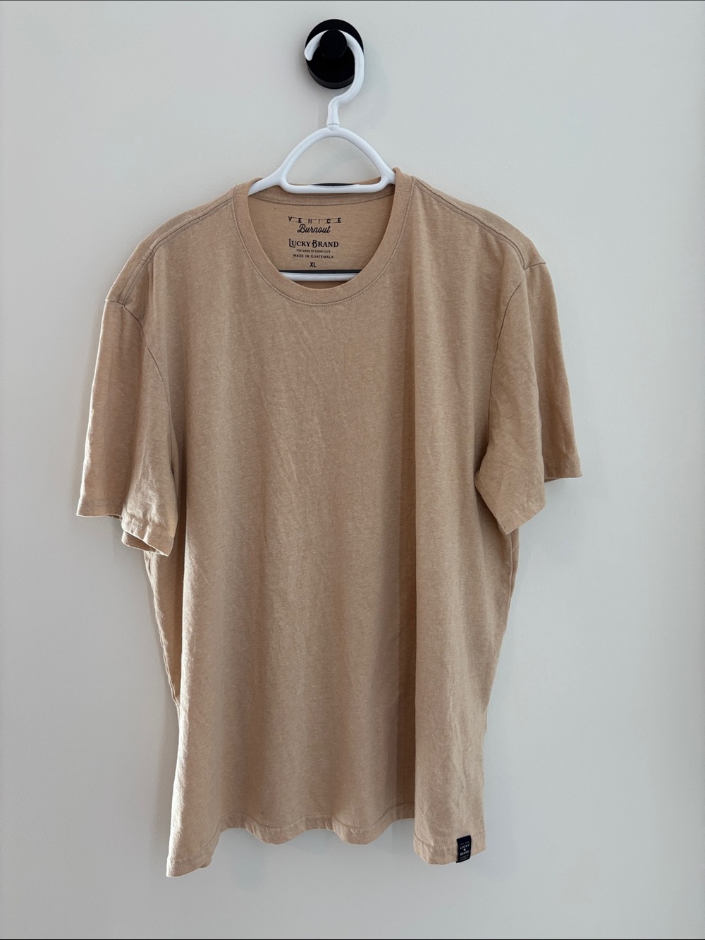 Lucky Brand Men's Short Sleeve Crewneck T-Shirt in Tan. size XL.